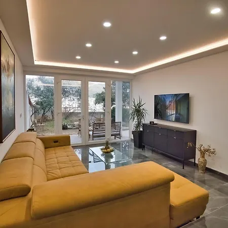 Lapad Apartment *